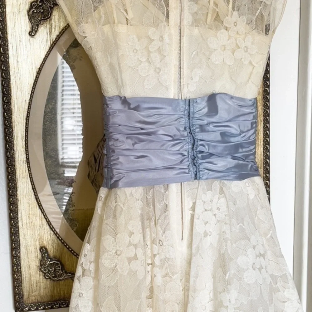 Vintage 1950s Lace garden wedding  Dress - Picture 9 of 12
